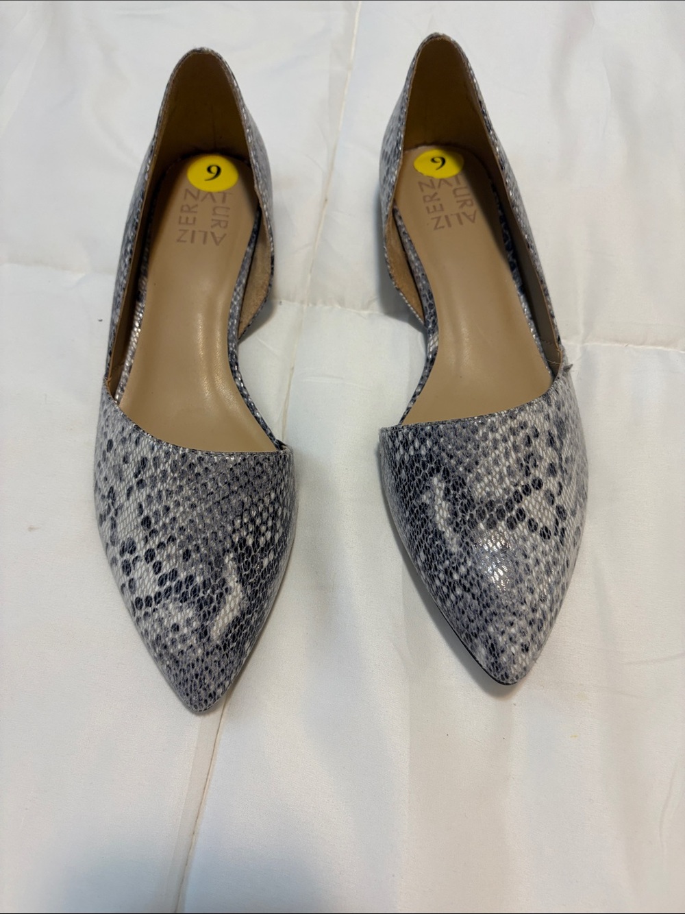 NWT Naturalizer Flats in Grey Snake Print